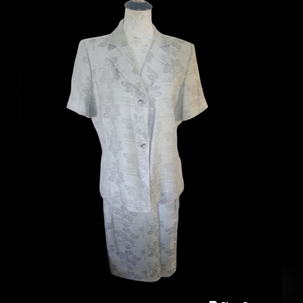 Harve Benard 2 Piece Linen Jacket and Skirt Set